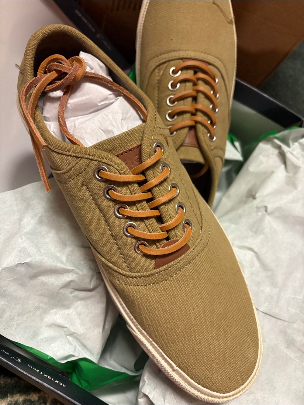New Tommy Hilfiger sneaker shoes men’s